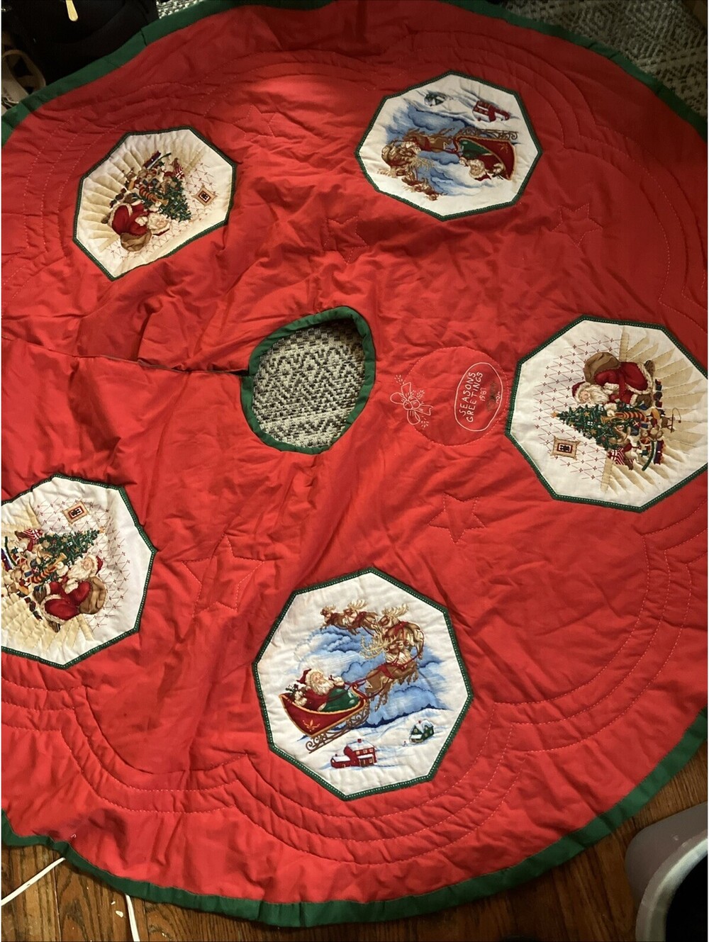 Vintage Handmade Quilted Santa Round Christmas Tree Skirt Green Lace Trim 36" D